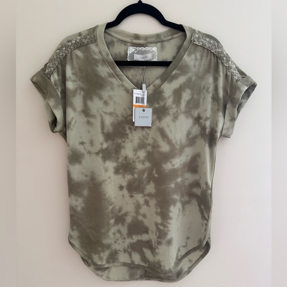 Cupio Women’s V Neck Short Sleeve Shirt Size Small NWT Green Tie Dye